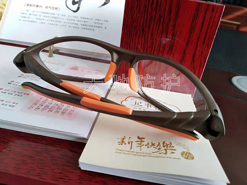 广东时尚款铅眼镜
